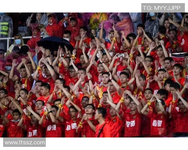 深圳队主场战胜广州队，取得中超联赛首胜